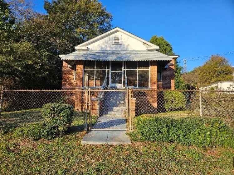 Single-family house For Sale in 203, 11th Avenue, Phenix City, Alabama