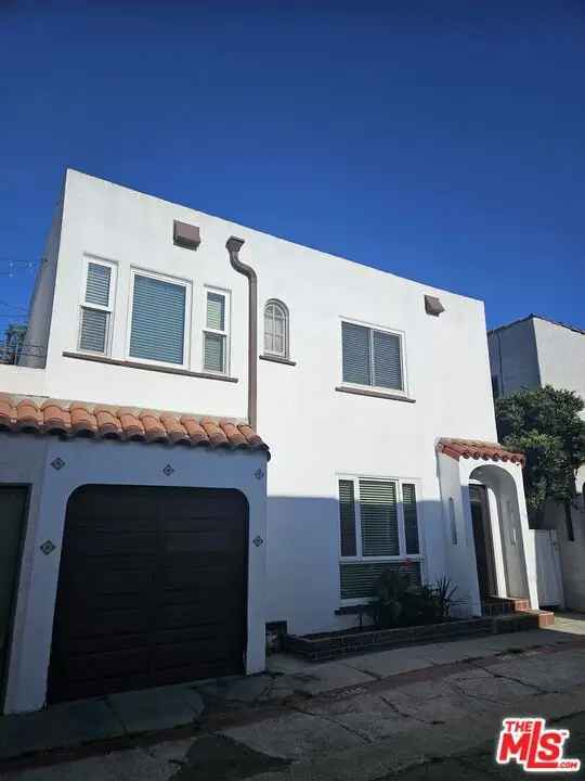 House For Sale in Long Beach, California