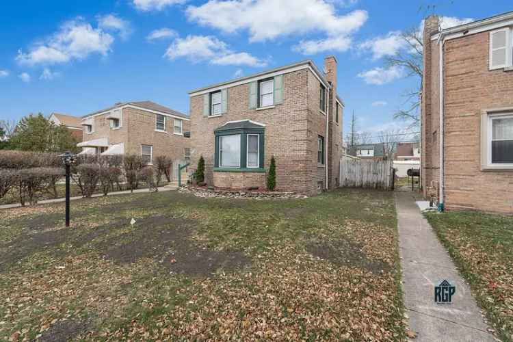 Single-family house For Sale in 10123, South Luella Avenue, Chicago, Illinois