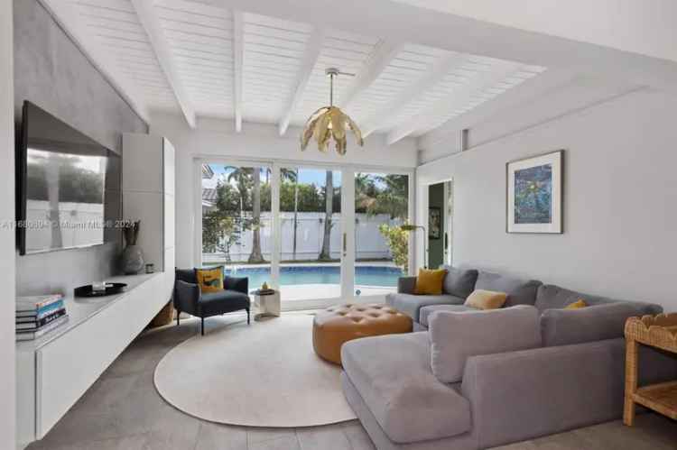 Single-family house For Sale in 1610, South Bayshore Drive, Miami, Florida