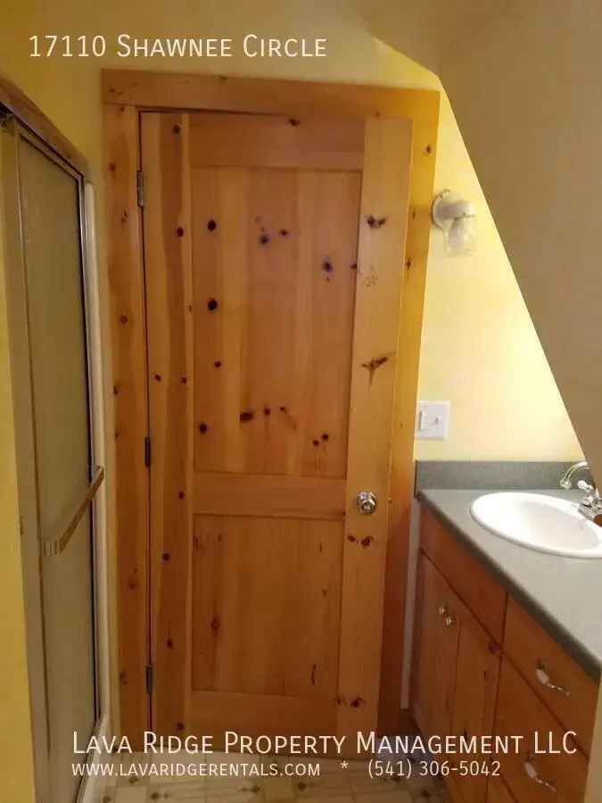 Studio Apartment for Rent in Bend, OR - Pinewood Country Estates