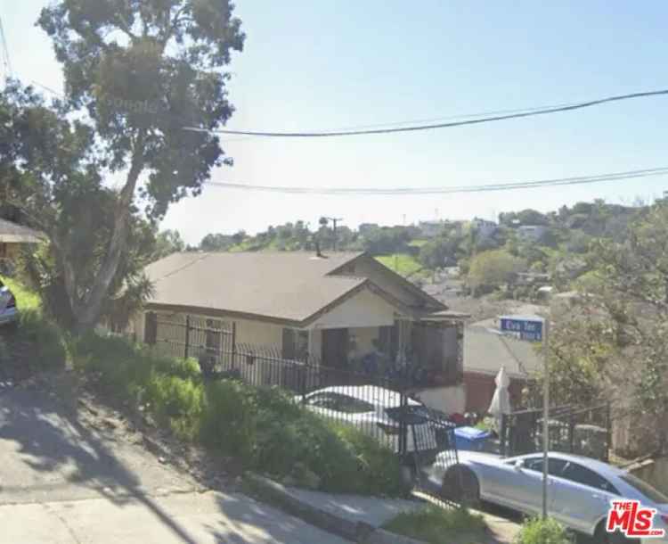 Multi-family house For Sale in Los Angeles, California