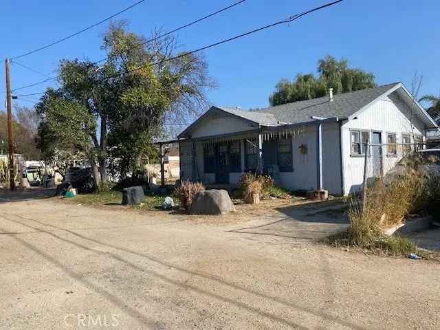 Single-family house For Sale in 1213, 7th Street, San Fernando, California