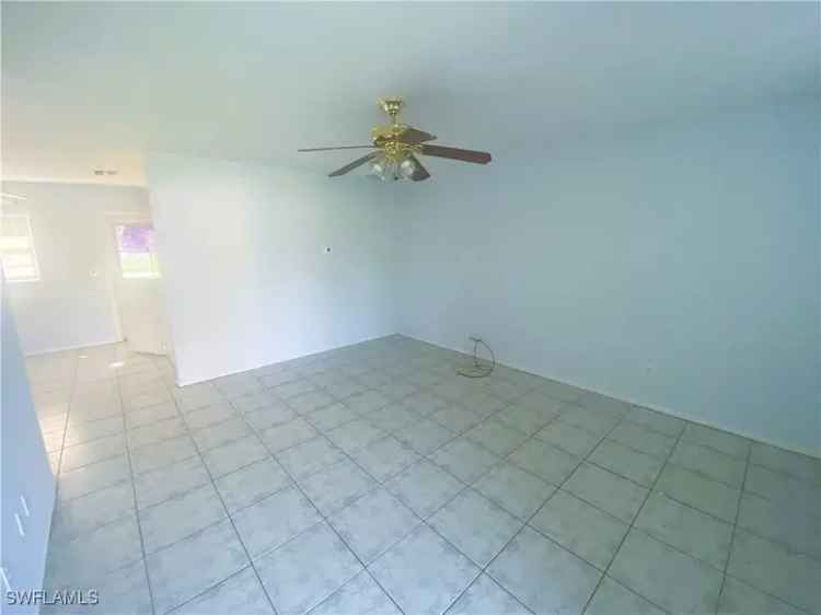 Single-family house For Sale in Fort Myers Shores, Florida