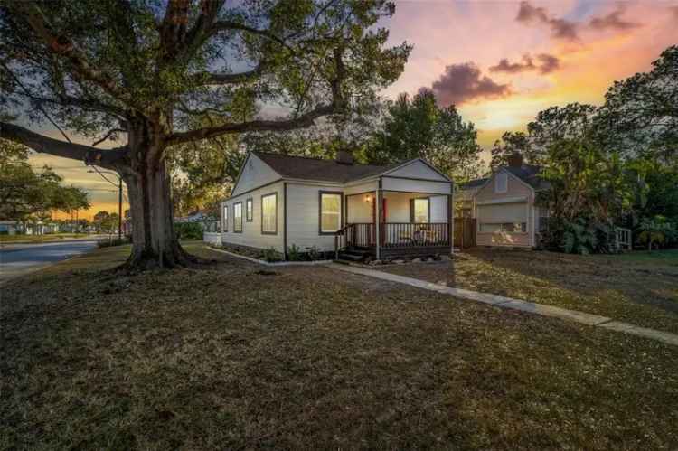 Single-family house For Sale in 1900, 20th Avenue North, Saint Petersburg, Florida