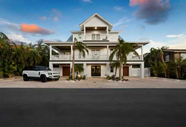 Single-family house For Sale in 598, Lyons Lane, Longboat Key, Florida