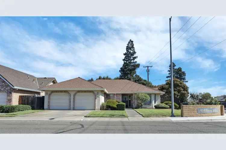 Single-family house For Sale in Lodi, California