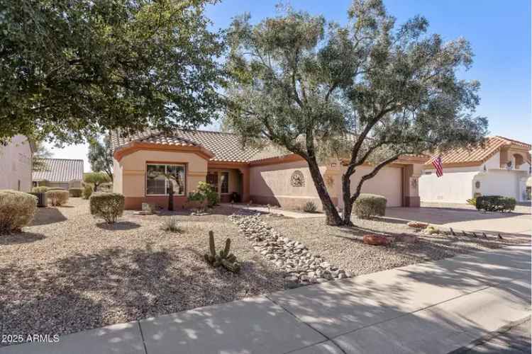 Single-family house For Sale in 14137, West Via Manana, Sun City West, Arizona