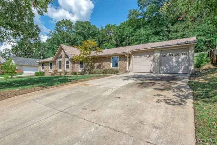 Single-family house For Sale in 110, Barbara Drive, Enterprise, Alabama