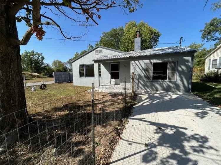 Single-family house For Sale in 111, 5th Avenue Southwest, Gravette, Arkansas