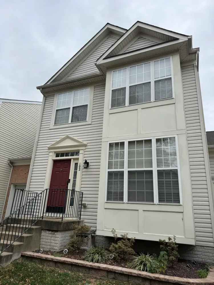 4 Bedroom Townhouse for Rent - Attached Garage & Deck