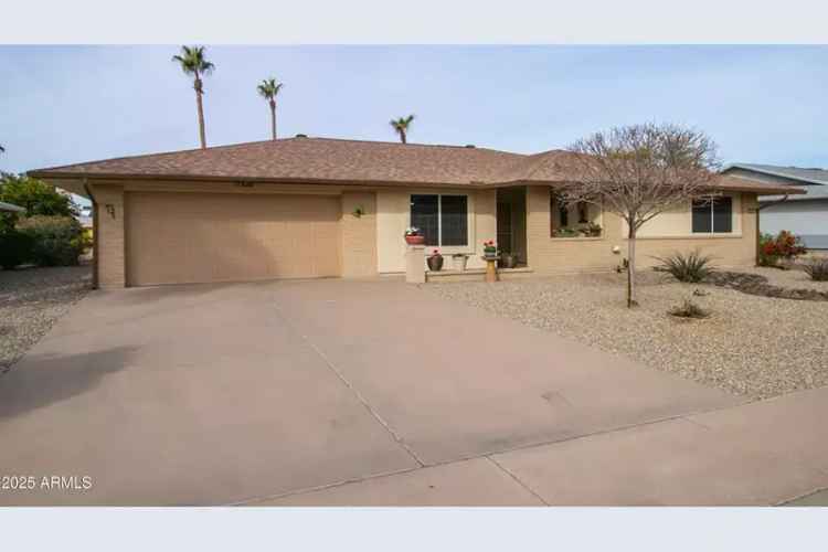 Single-family house For Sale in 17826, North Buntline Drive, Sun City West, Arizona