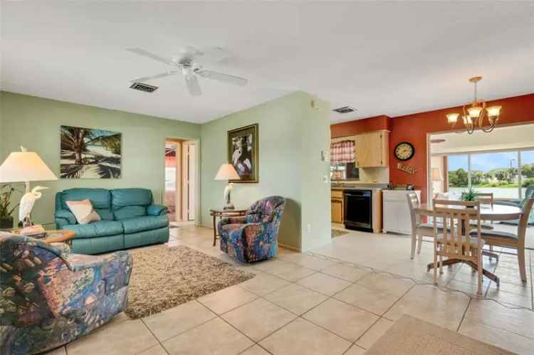 Single-family house For Sale in Englewood, Florida