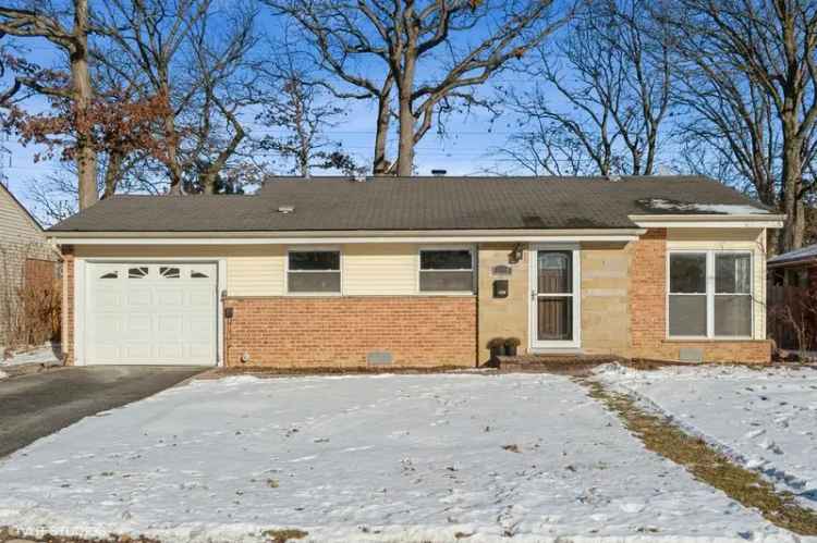 Single-family house For Sale in 1023, Longaker Road, Northbrook, Illinois