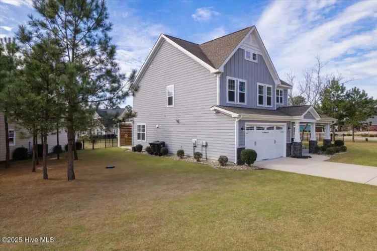 Single-family house For Sale in 450, Kerr Lake Road, Aberdeen, North Carolina