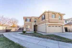 Single-family house For Sale in 2808, Emerald Lane, Lancaster, California