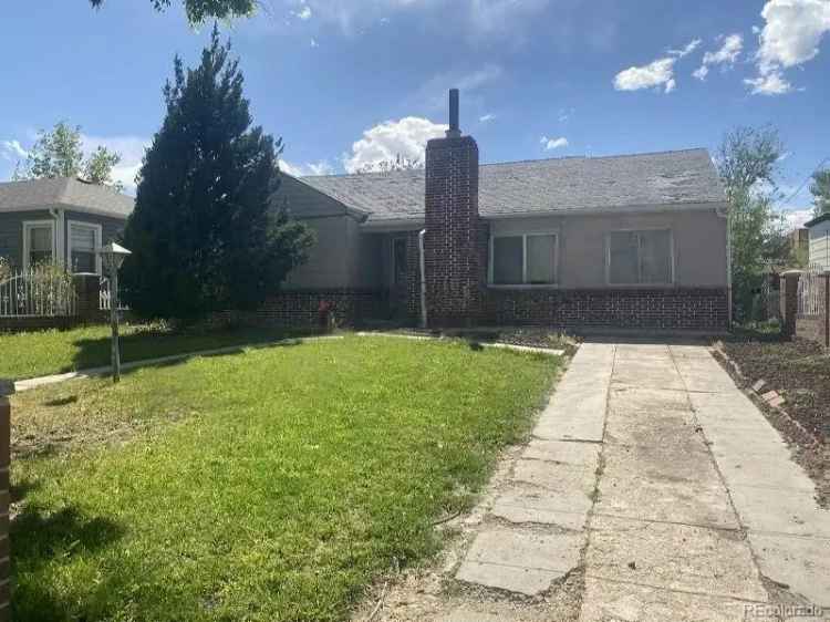 Single-family house For Sale in 1645, Iola Street, Aurora, Colorado