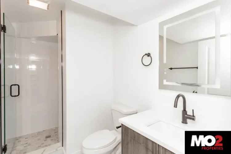 Logan Square Garden Apartment - Pet-Friendly, Modern Amenities