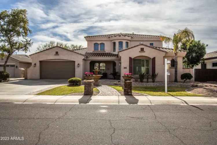 Single-family house For Sale in 437, East Tonto Place, Chandler, Arizona