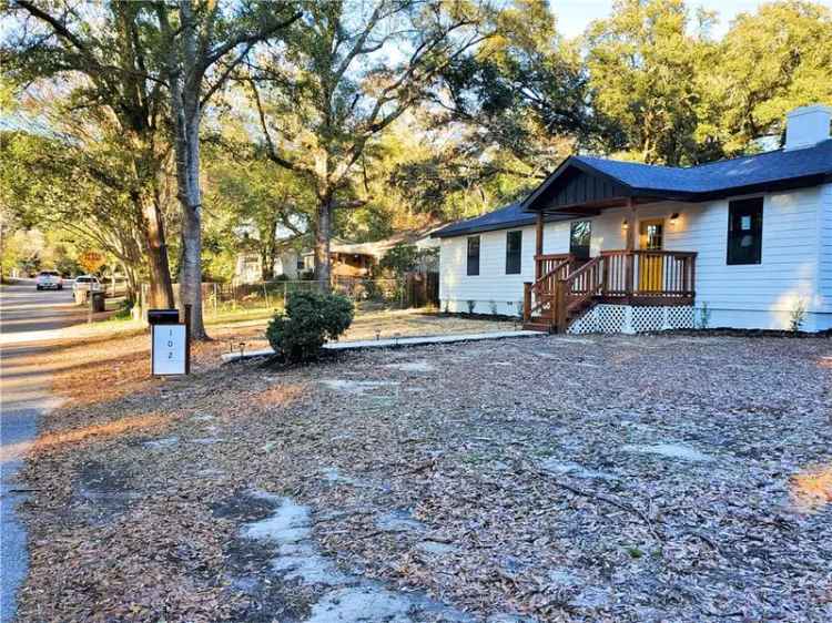 Single-family house For Sale in 102, West Border Drive, Mobile, Alabama