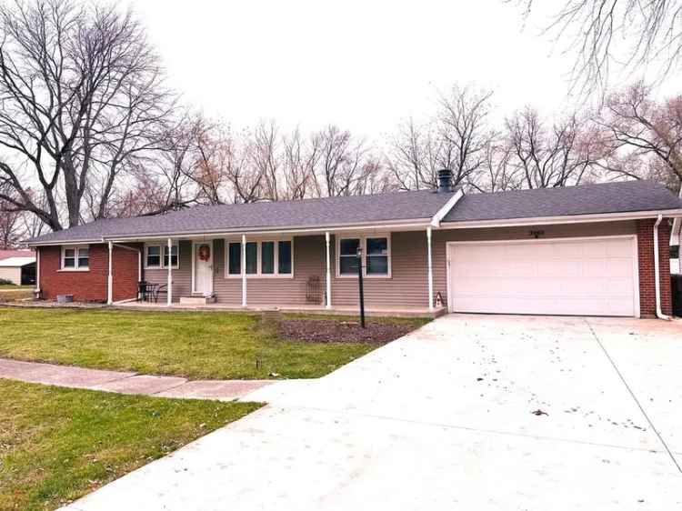 Single-family house For Sale in 3865, El Camino Drive, Limestone, Illinois