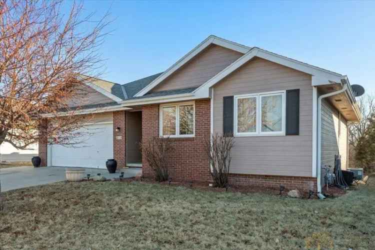 Single-family house For Sale in 215, Happy Hollow Circle, Council Bluffs, Iowa