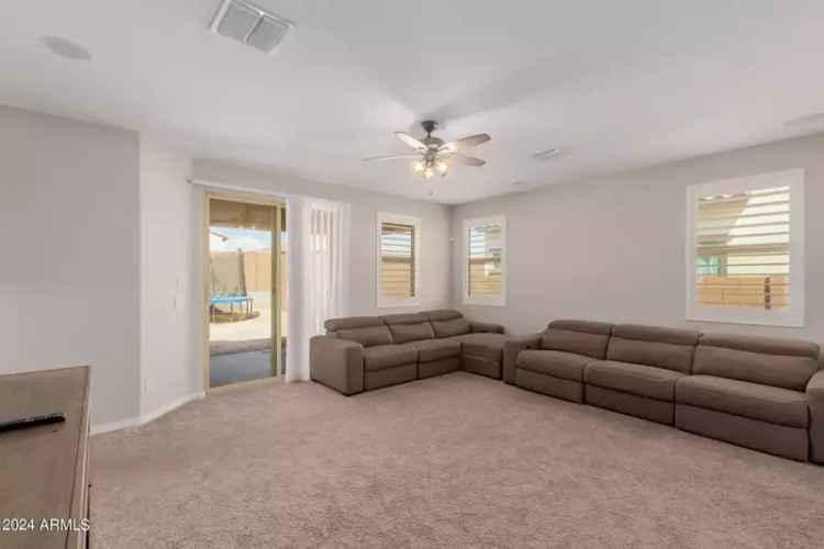 Single-family house For Sale in 17986, West Fulton Street, Goodyear, Arizona