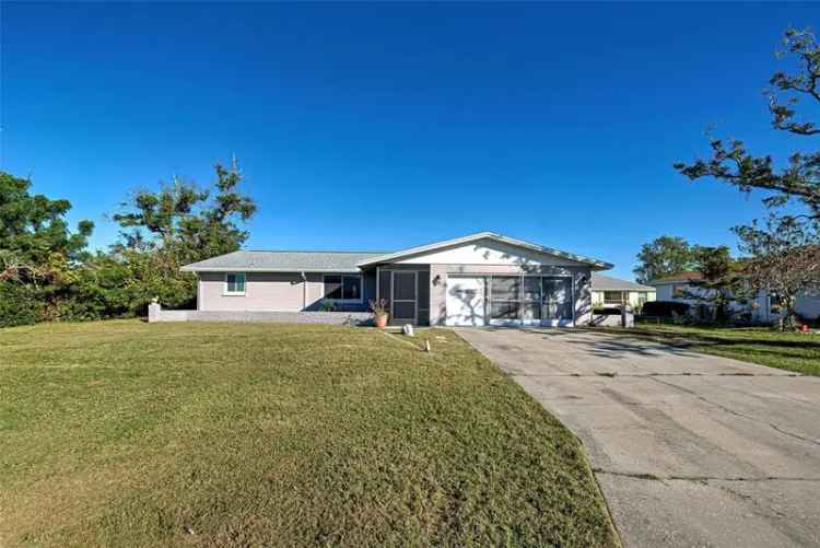 Single-family house For Sale in 1358, Leawood Road, Englewood, Florida