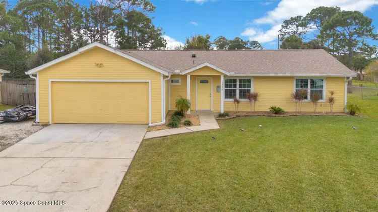 Single-family house For Sale in 1336, Schayler Street Southwest, Palm Bay, Florida