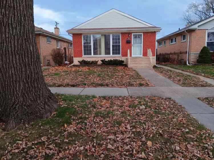 Single-family house For Sale in 137, Linden Avenue, Bellwood, Illinois