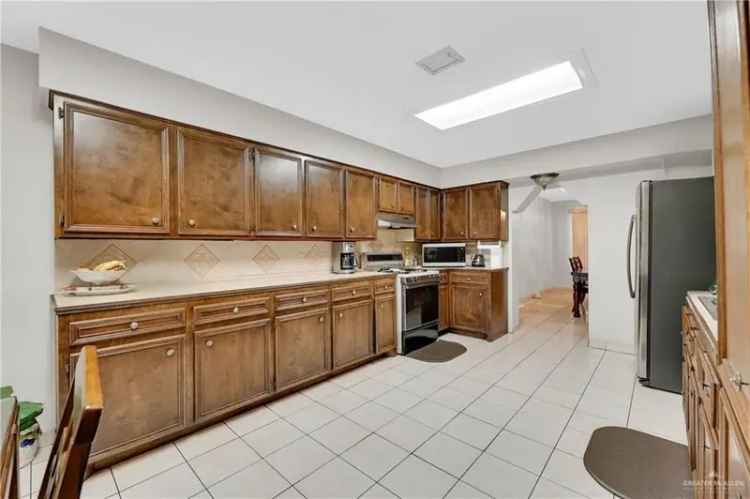 Single-family house For Sale in Alamo, Texas