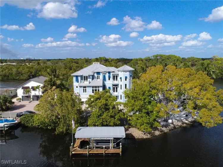 Single-family house For Sale in Bonita Springs, Florida