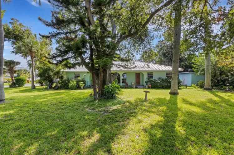 Single-family house For Sale in 2403, Palma Sola Boulevard, Bradenton, Florida