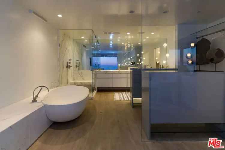 Condo For Sale in 22548, Pacific Coast Highway, Malibu, California