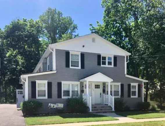 Recently Renovated 1-Bedroom Apartment in Wyckoff