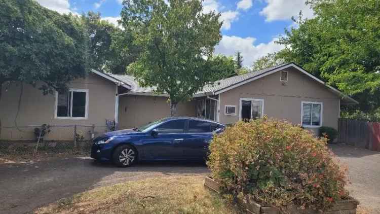 Multi-family house For Sale in 760, Arden Way, Sacramento, California