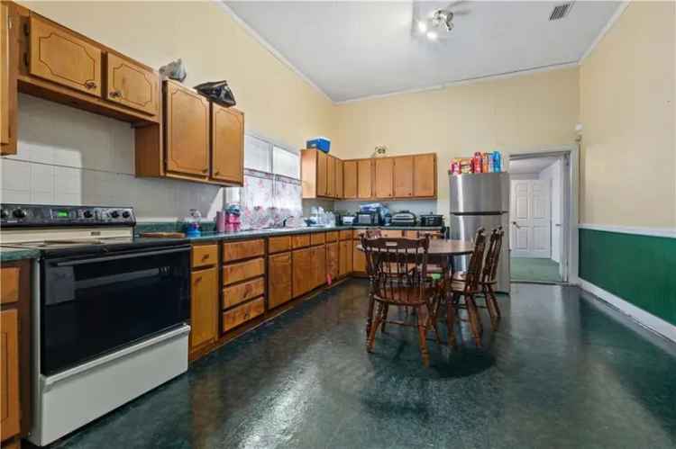 Single-family house For Sale in Mobile, Alabama