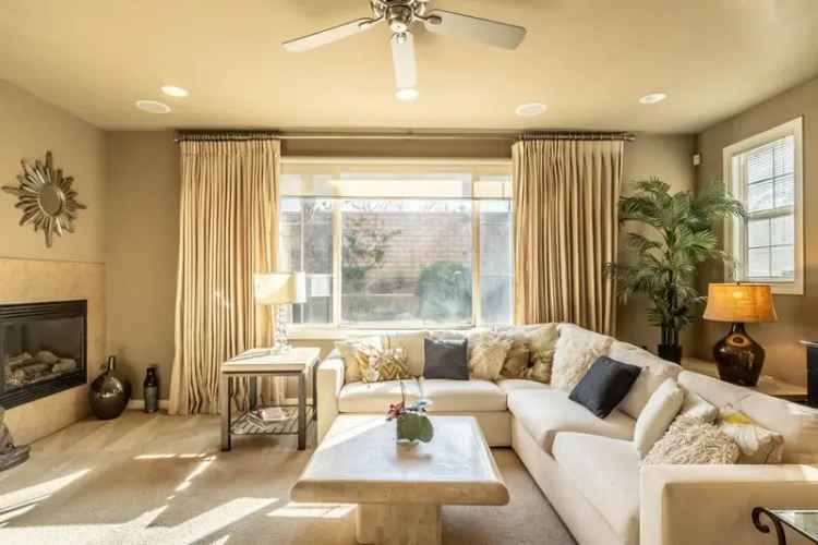 Single-family house For Sale in 73447, Travers Street, Palm Desert, California