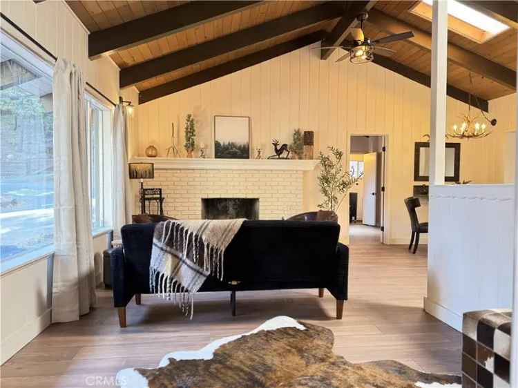 Single-family house For Sale in Lake Arrowhead, California