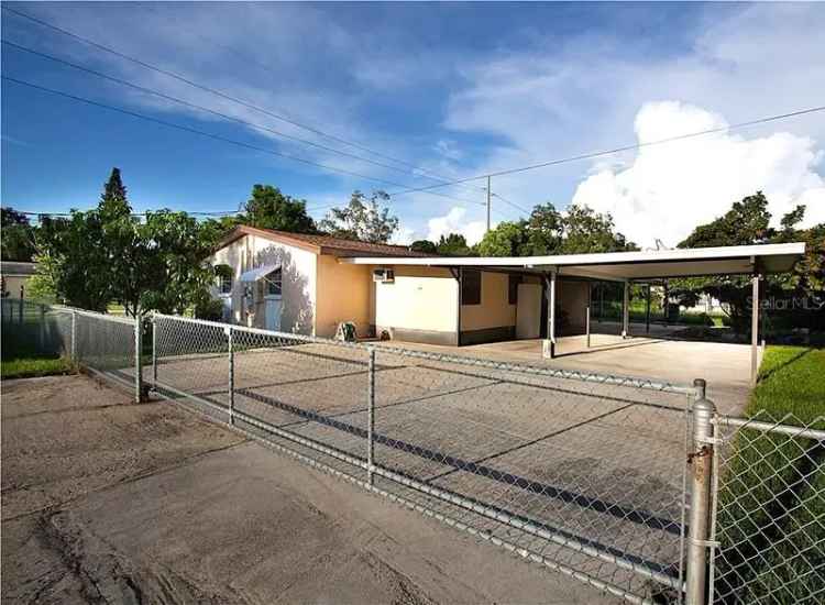 Single-family house For Sale in Tampa, Florida