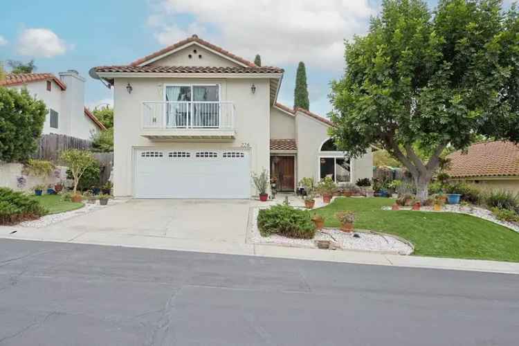 Single-family house For Sale in 226, Paseo Marguerita, Vista, California