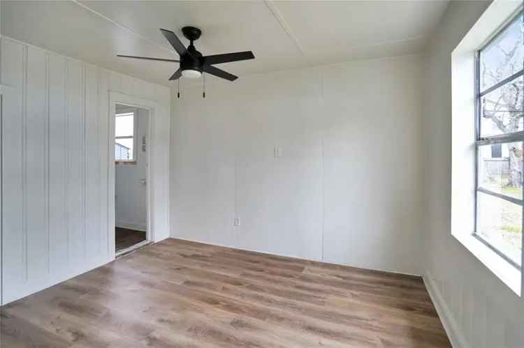 Multi-family house For Rent in Roma, Texas