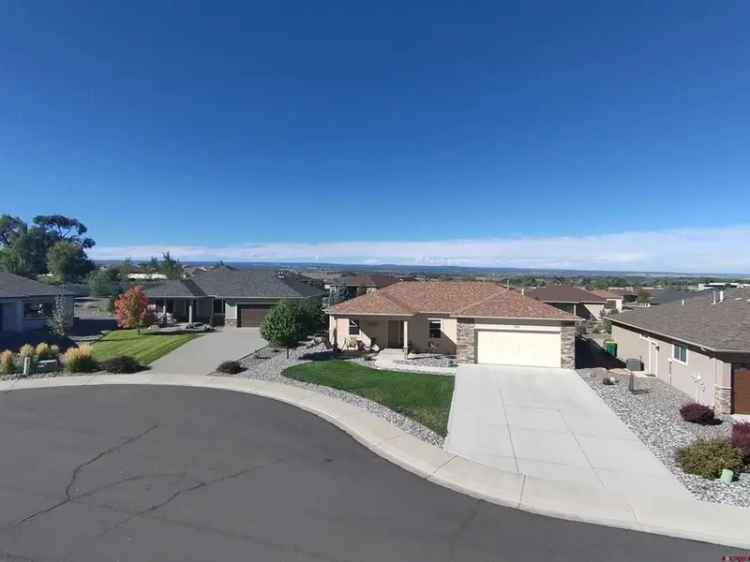 Single-family house For Sale in 3512, woodbridge Place, Montrose, Colorado