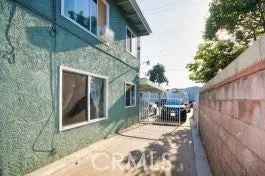 Multi-family house For Sale in 5174, Linden Avenue, Long Beach, California