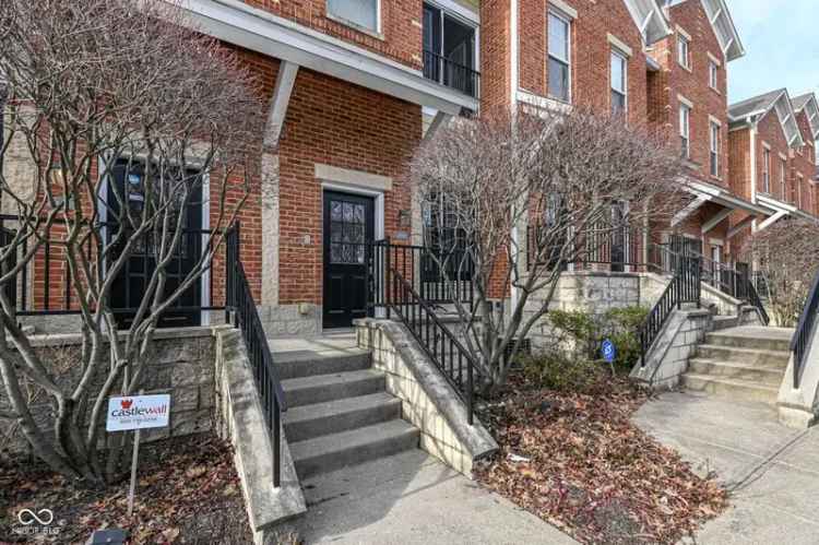 Condo For Sale in 6617, Reserve Drive, Indianapolis, Indiana