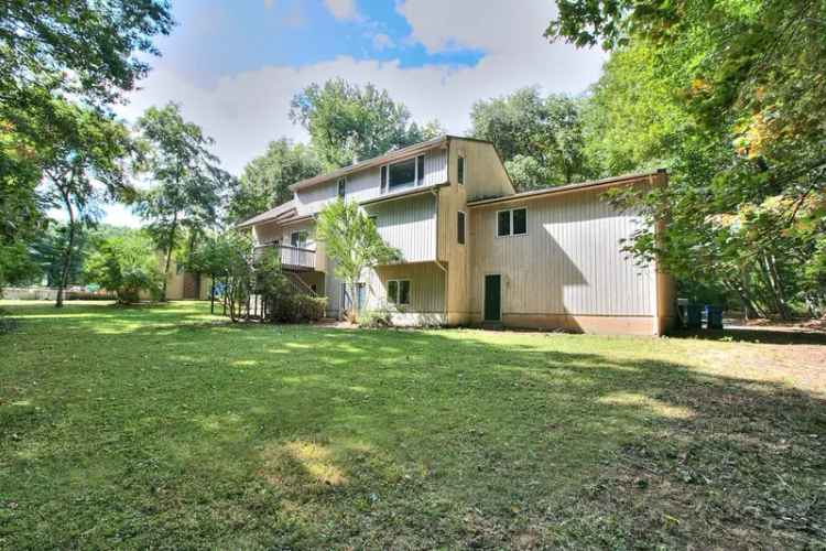 Single-family house For Sale in 58, Farm Brook Court, Hamden, Connecticut