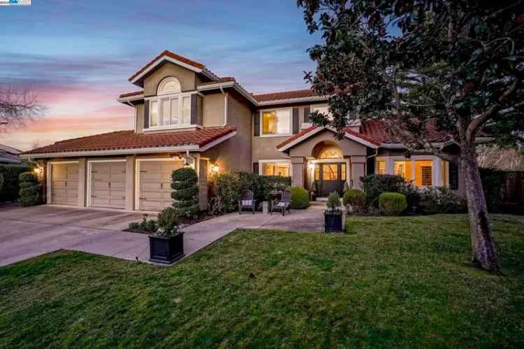 Single-family house For Sale in 104, Cimarron Court, Danville, California