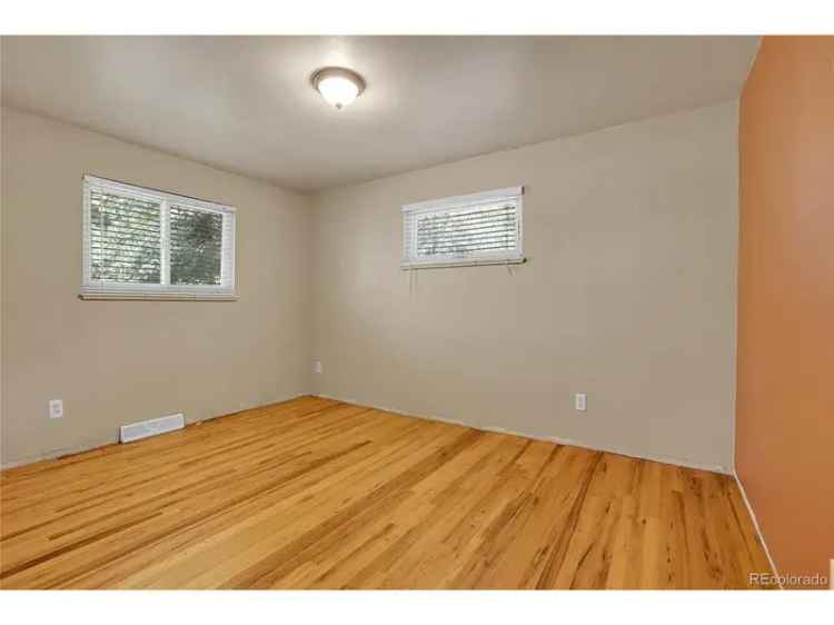 Single-family house For Sale in Wheat Ridge, Colorado