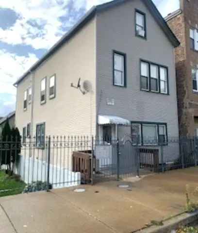 Multi-family house For Sale in 8846, South Houston Avenue, Chicago, Illinois