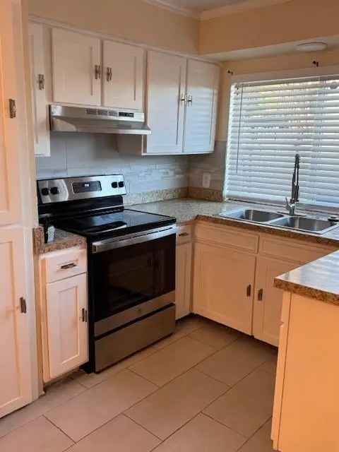 Condo For Rent in 2303, Blue Sage Lane, Arlington, Texas